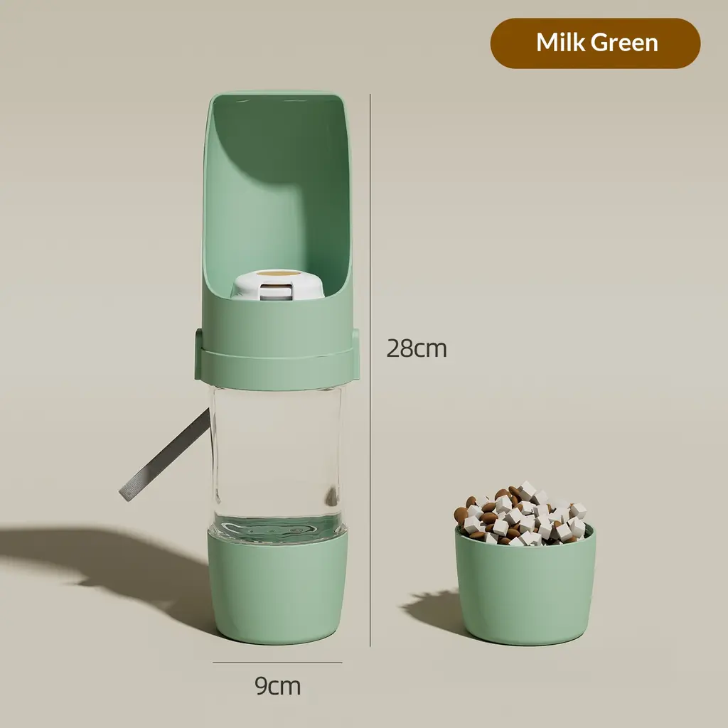 Gourde portable verte ouverte avec gamelle